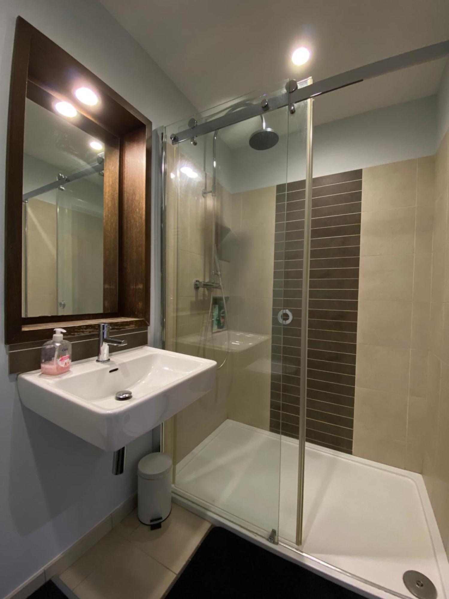 Stylish 1 Bed In Centre Appartement *