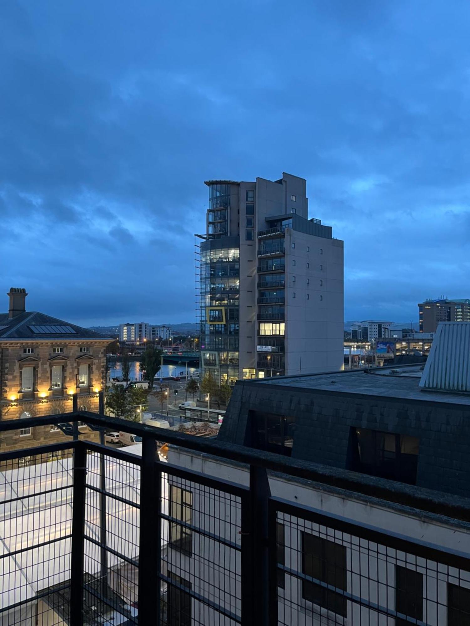 Stylish 1 Bed In Centre Appartement *